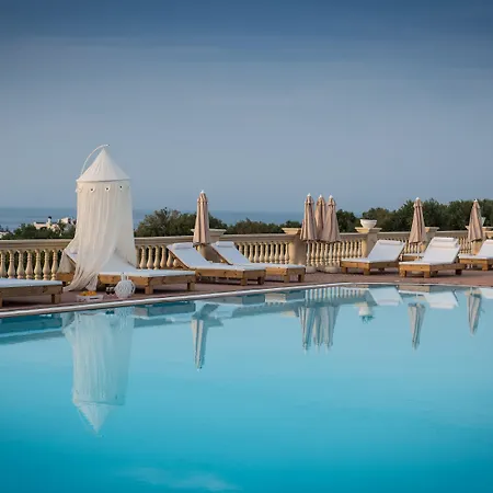 Notos Heights & Aparthotel